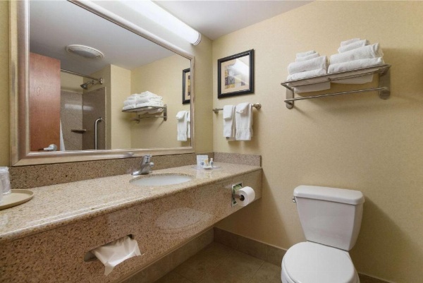 Comfort Suites Gettysburg image 18